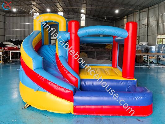 Kleine opblaasbare springhuis met glijbaan Combo Twist Glijbaan voor kinderen